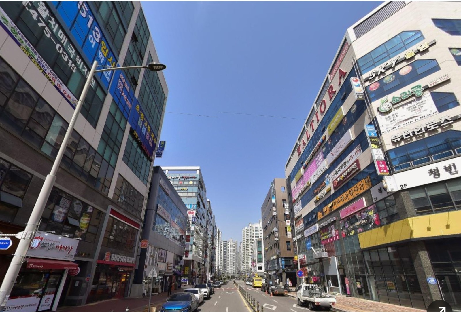 2025년 3월 산동읍 - 상가와 간판이 빼곡한 중심상권